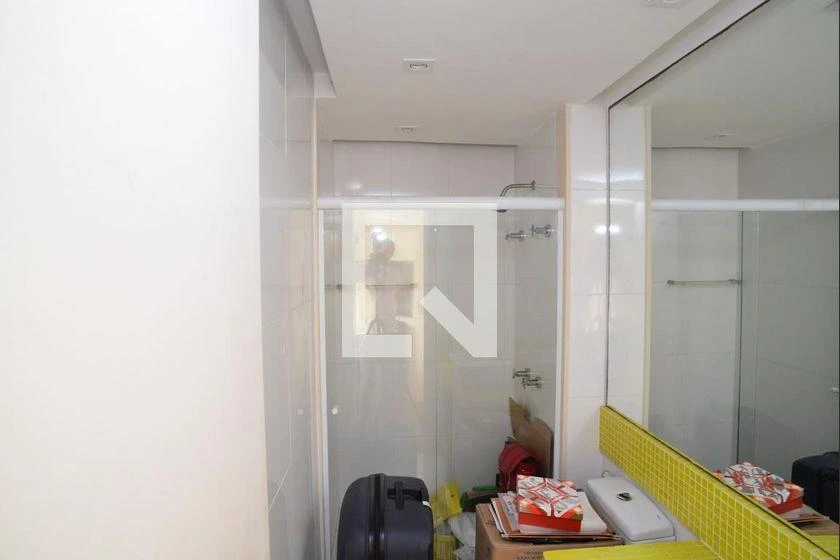 4-bedroom apartment with enclosed glass balcony — photo 35