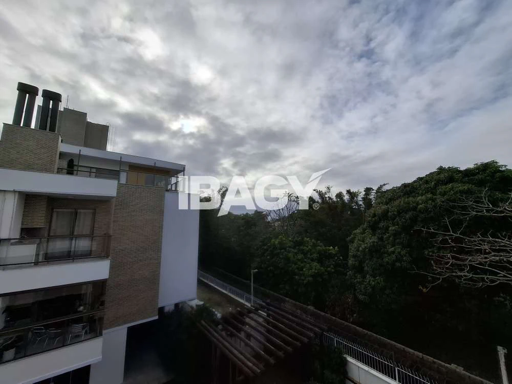 69 m² apartment with 2 parking spots and balcony grill — photo 4