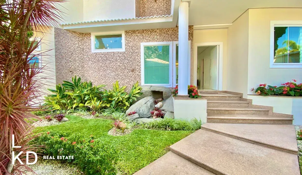 Unfurnished house with 5 bedrooms and 5 bathrooms — photo 5