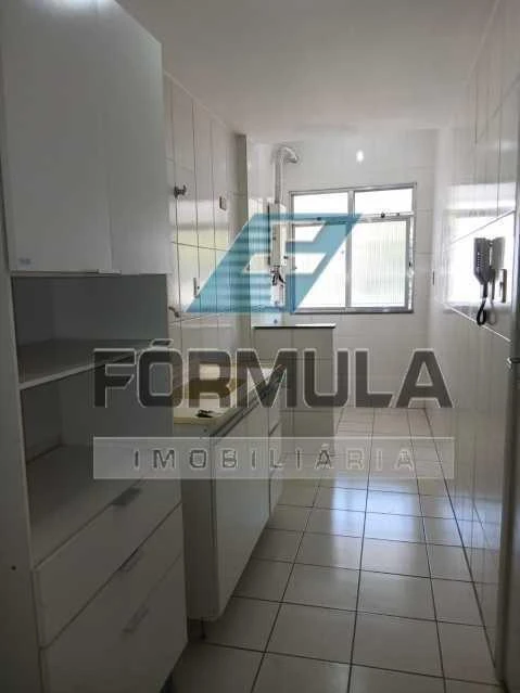 One-bedroom apartment in a building with a gym — photo 5