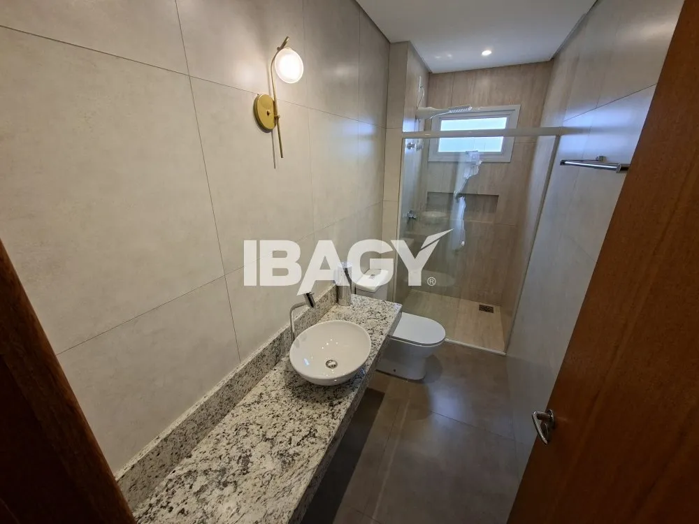 House with 3 en-suite bedrooms and 2 parking spots — photo 13
