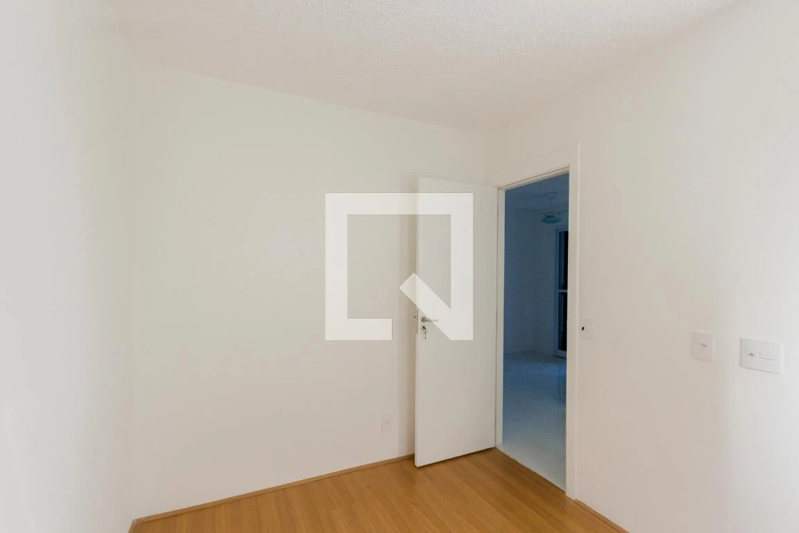 2-bedroom apartment with open-plan kitchen and living room — photo 34