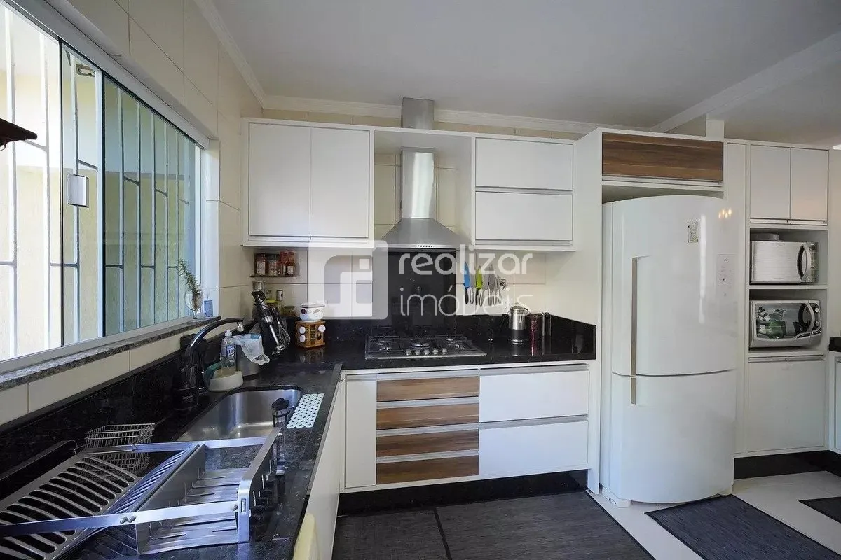 Furnished 5-bedroom house with equipped kitchen — photo 5