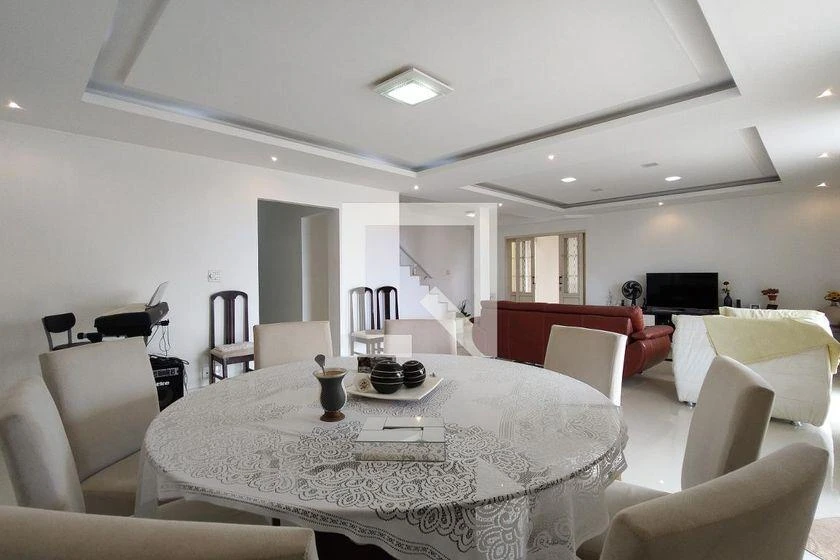 5-bedroom house with a home office — photo 4