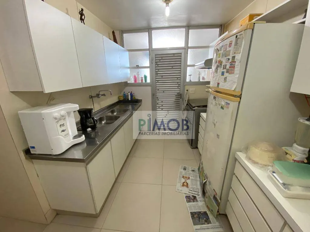 Apartamento com 4 dormitórios e 300 m² com varanda envidraçada — photo 23