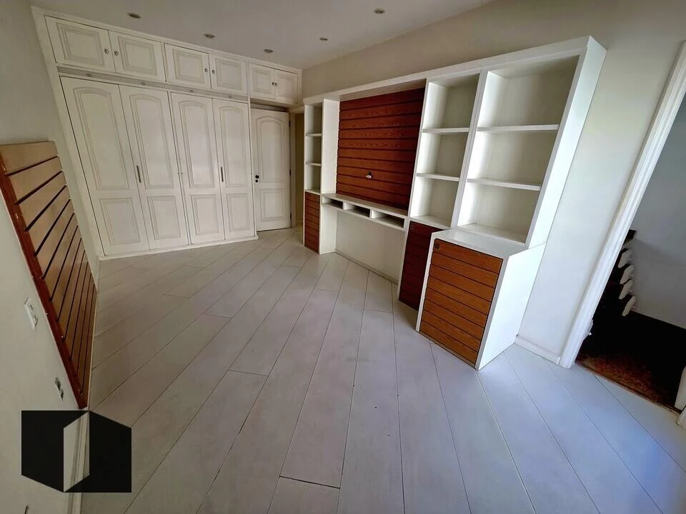 250 m² apartment with 4 bedrooms and 2 parking spaces — photo 20