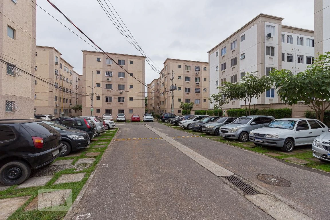Apartamento sem mobília com cozinha fechada e 2 quartos — photo 11