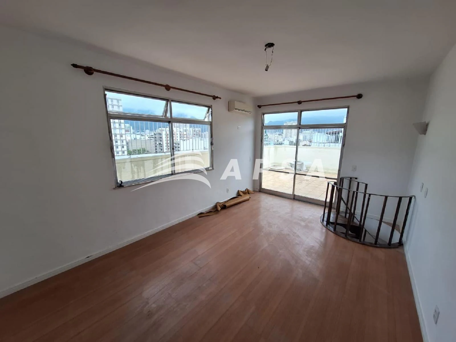 149 m² apartment with 3 bedrooms and a balcony — photo 18