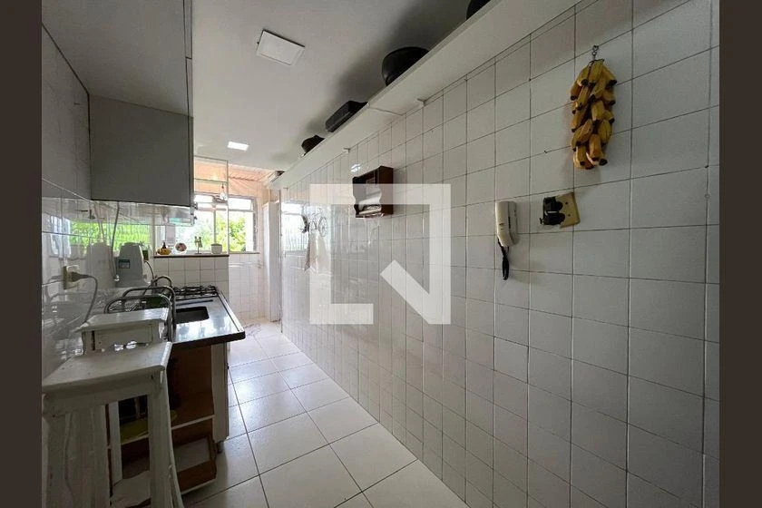 Furnished apartment, 86 m², with a glass-enclosed balcony — photo 2