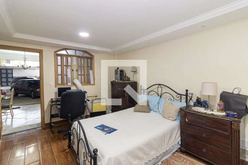 Casa para aluguel de 460 m² com 4 quartos e 5 banheiros