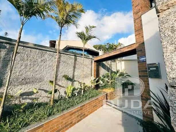 One-bedroom apartment with a water view — photo 21