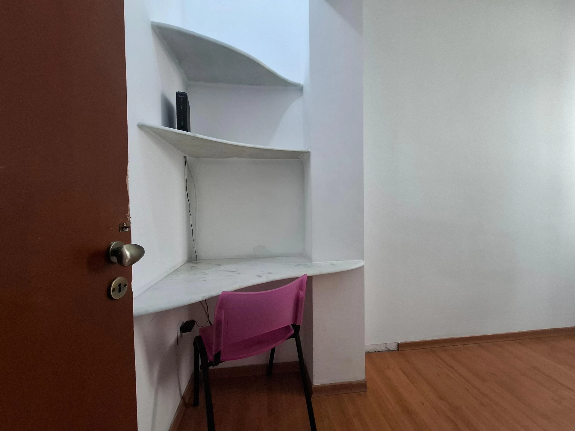 Furnished apartment, 110 m², with a glass-enclosed balcony — photo 21