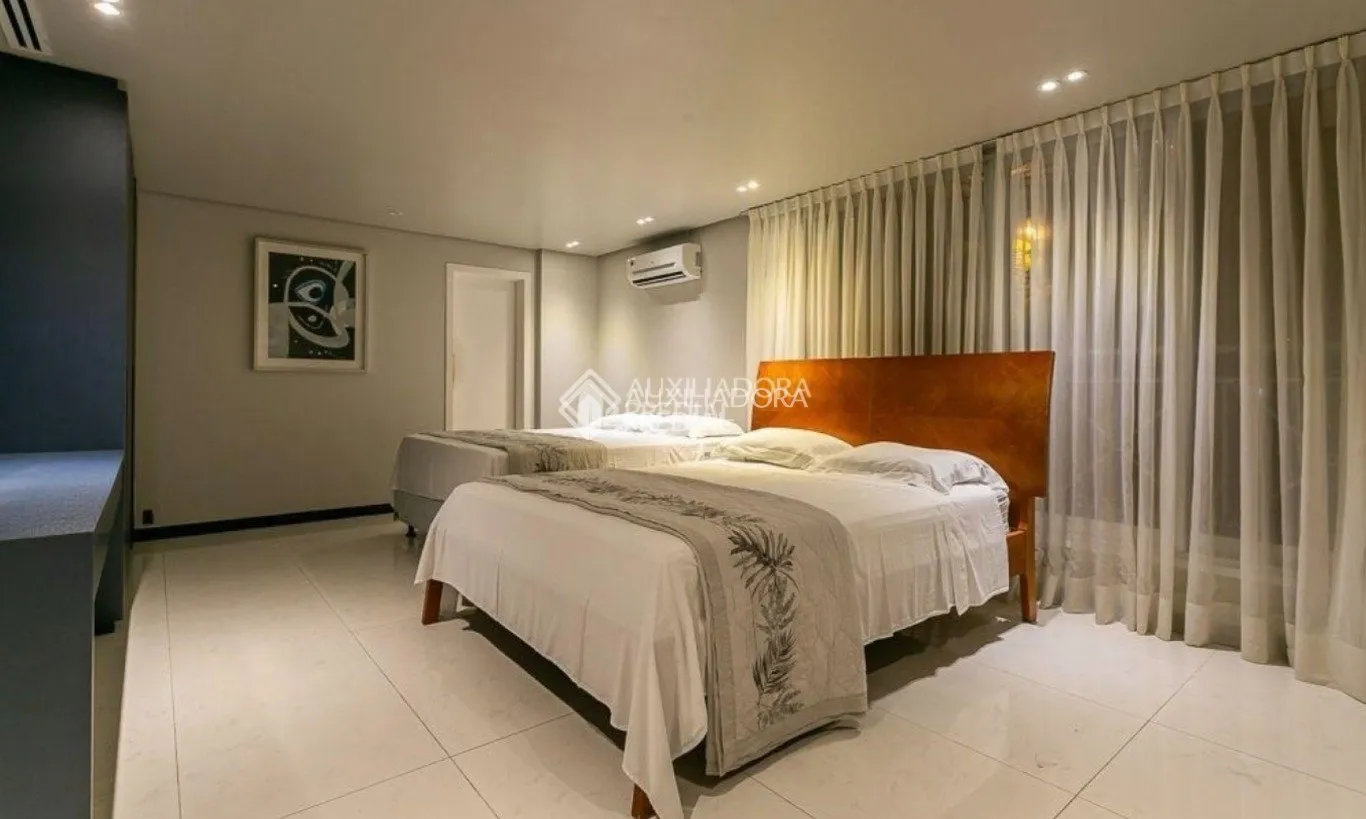 Furnished house with 6 en-suite bedrooms and 7 baths — photo 14