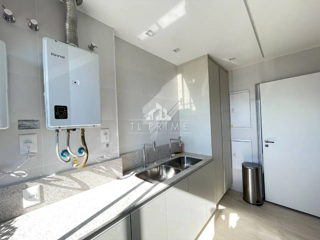 Rental apartment with balcony and 3 bedrooms — photo 35
