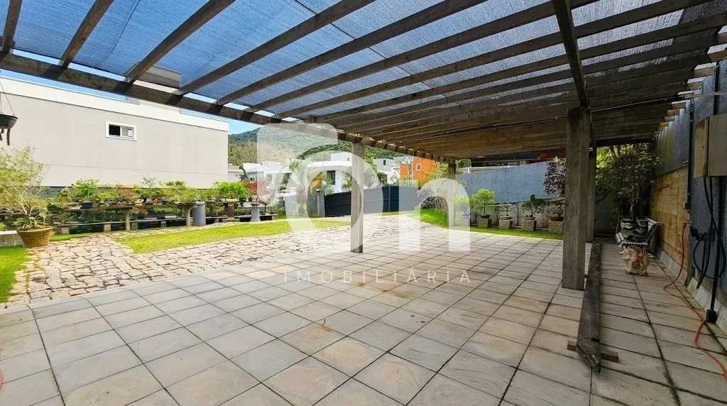 2-bedroom house with a mountain view in Florianópolis — photo 34