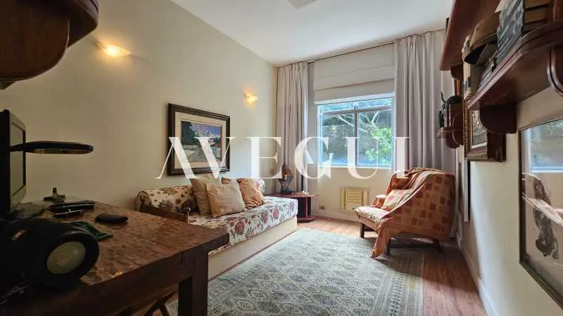 201 m² apartment with 4 bedrooms and 2 parking spots — photo 17