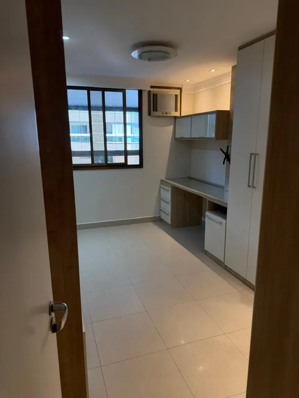 Apartamento mobiliado com 3 quartos e 3 banheiros — photo 2