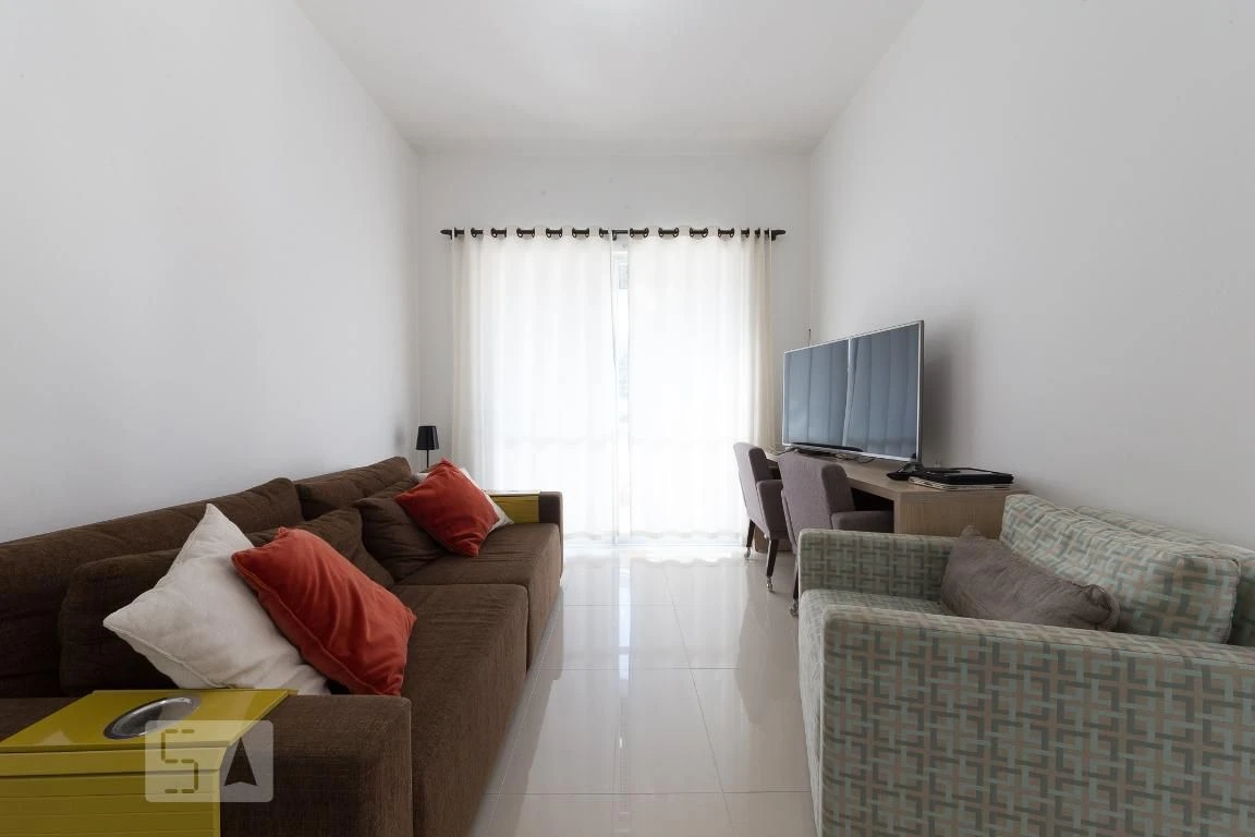 Glass-enclosed balcony in a 2-bedroom apartment, 189 m² — photo 7
