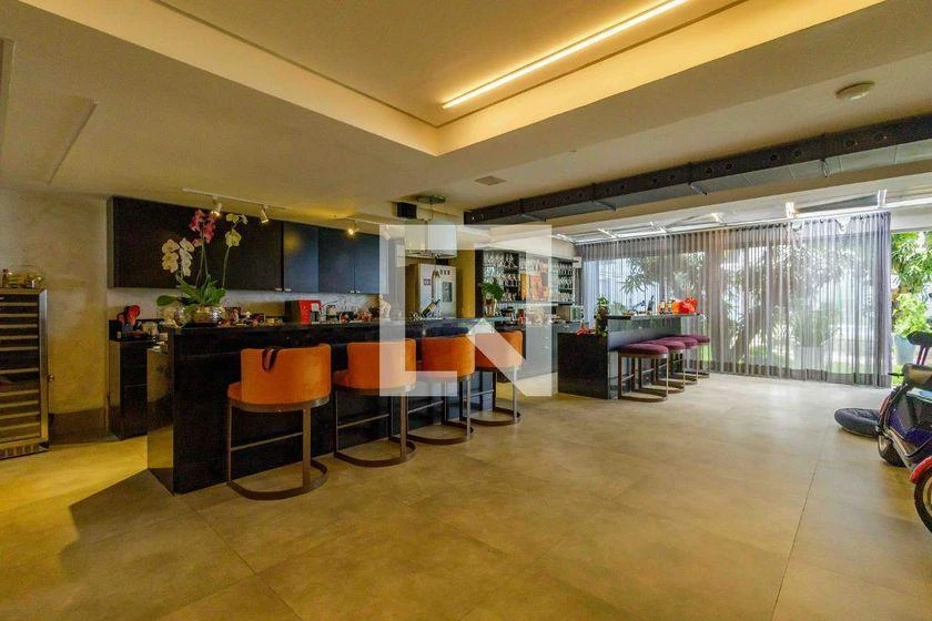 Furnished house with 5 bedrooms and open-plan kitchen — photo 22