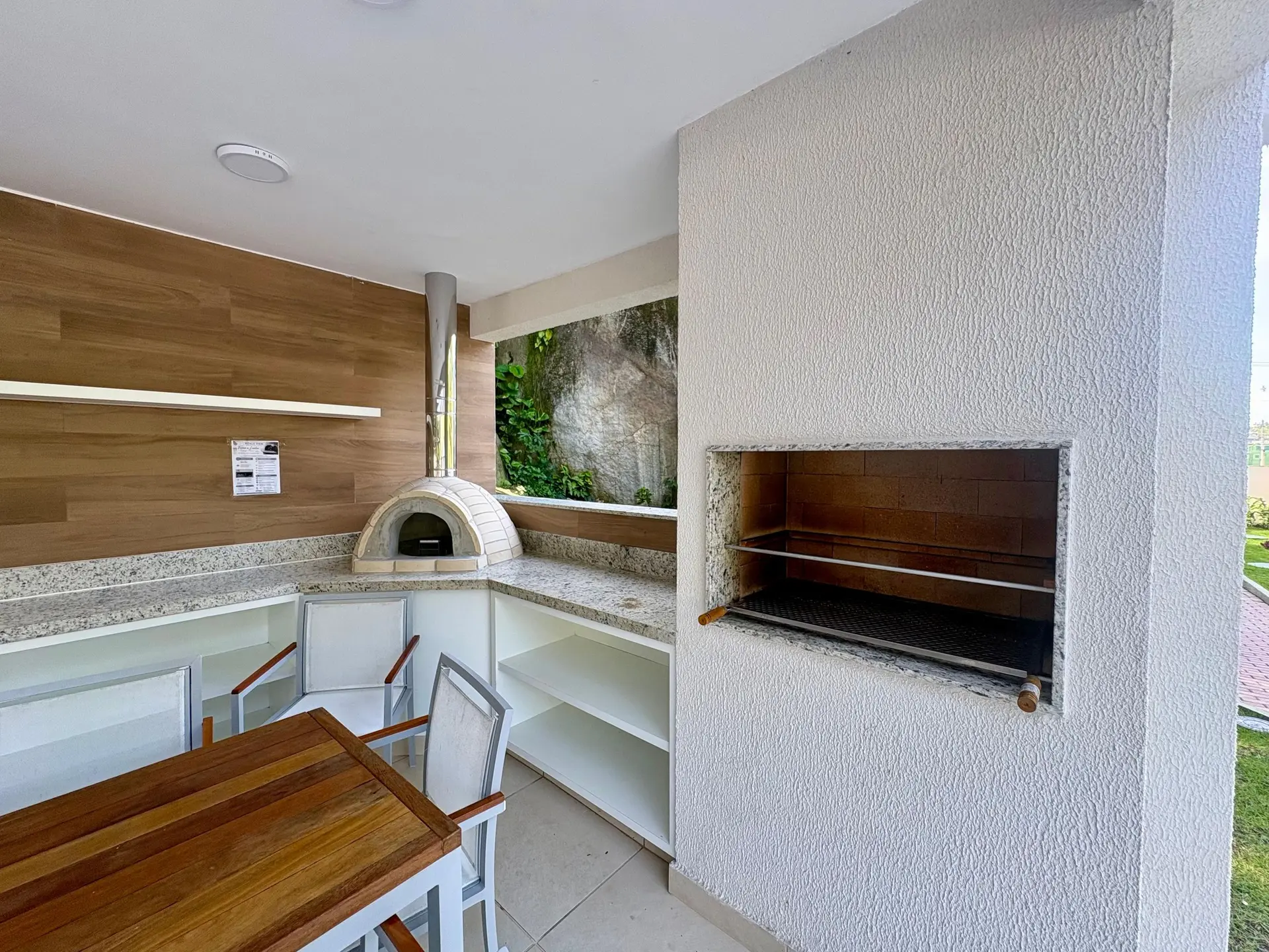 2-bedroom apartment in a building with a gym — photo 32