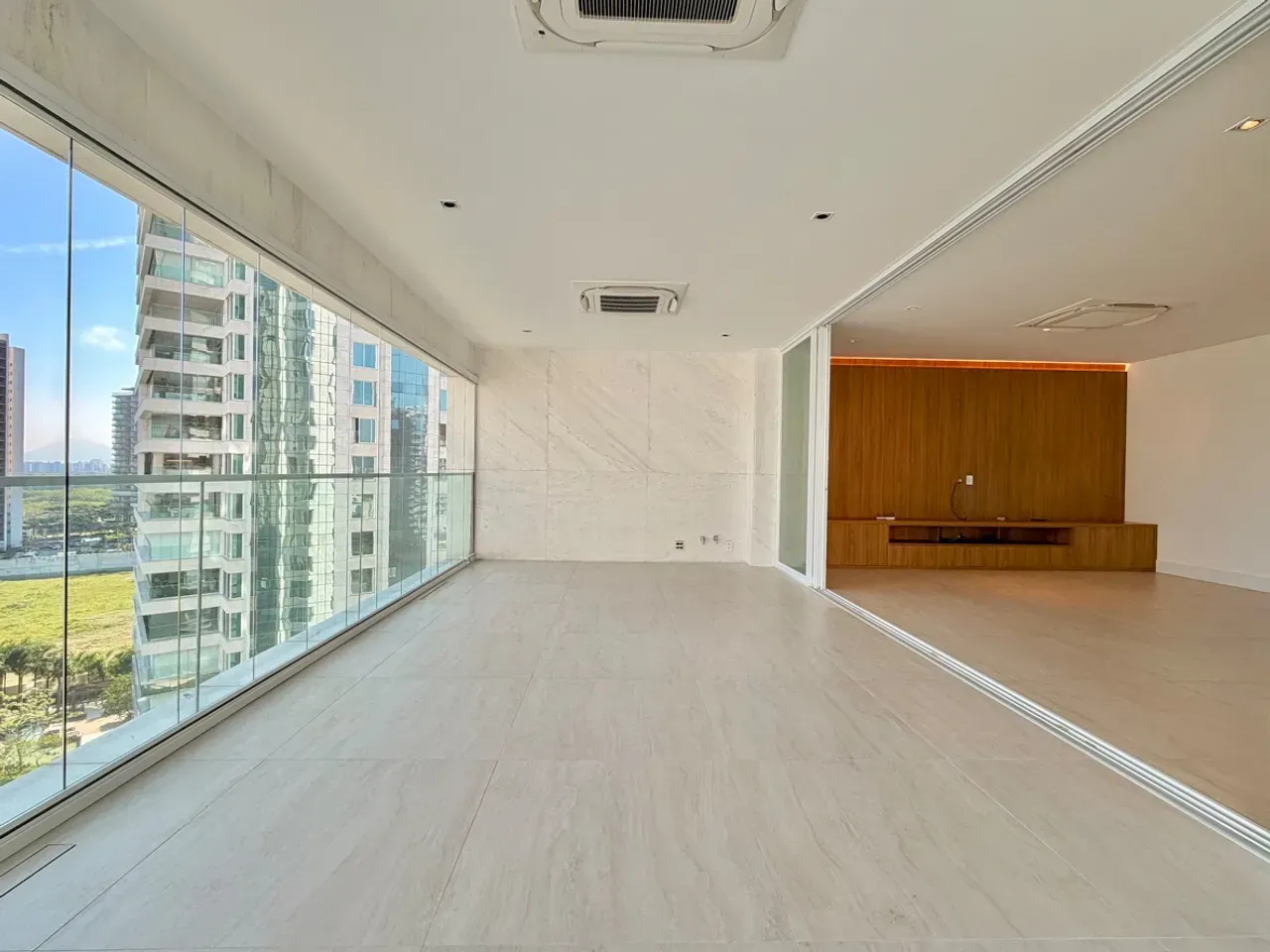 266 m² apartment with 3 bedrooms and an open kitchen — photo 11