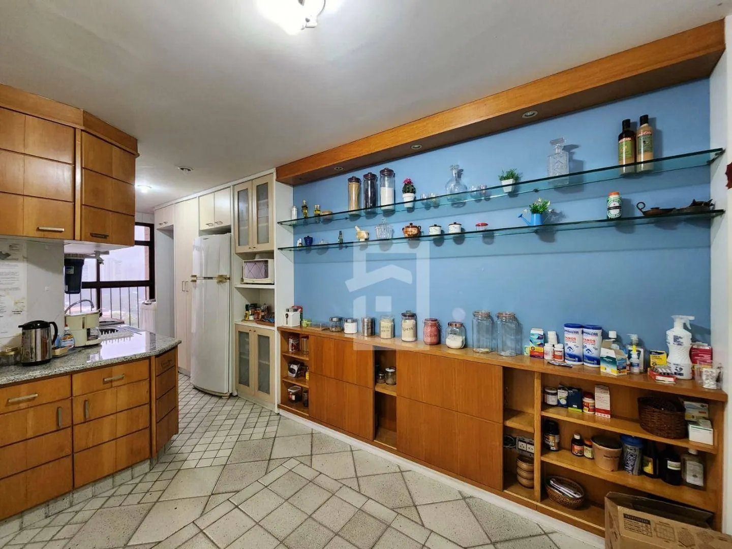 Furnished 3-bedroom apartment with 4 bathrooms — photo 37