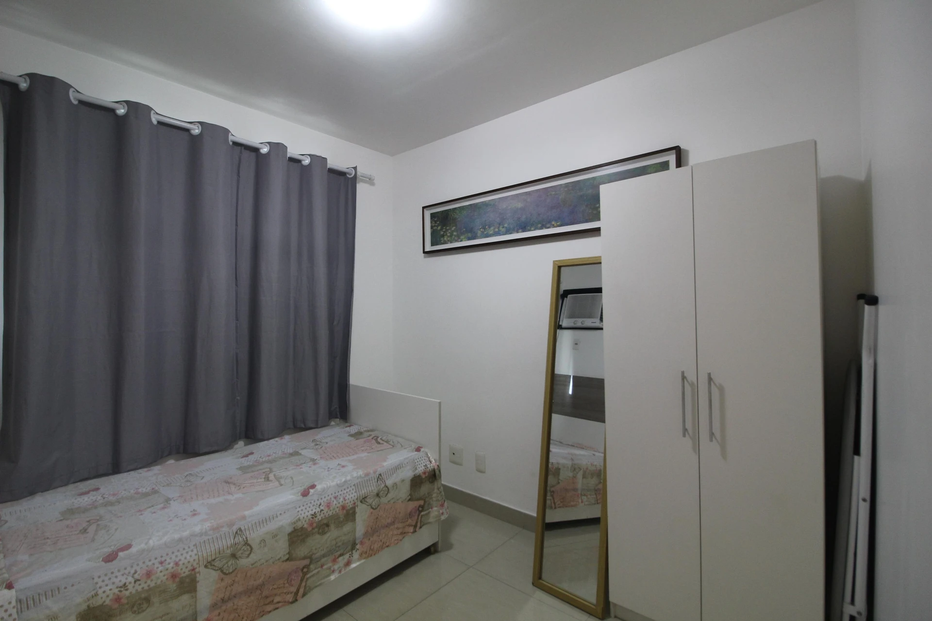 Glass-enclosed balcony in a 3-bedroom apartment, 77 m² — photo 38