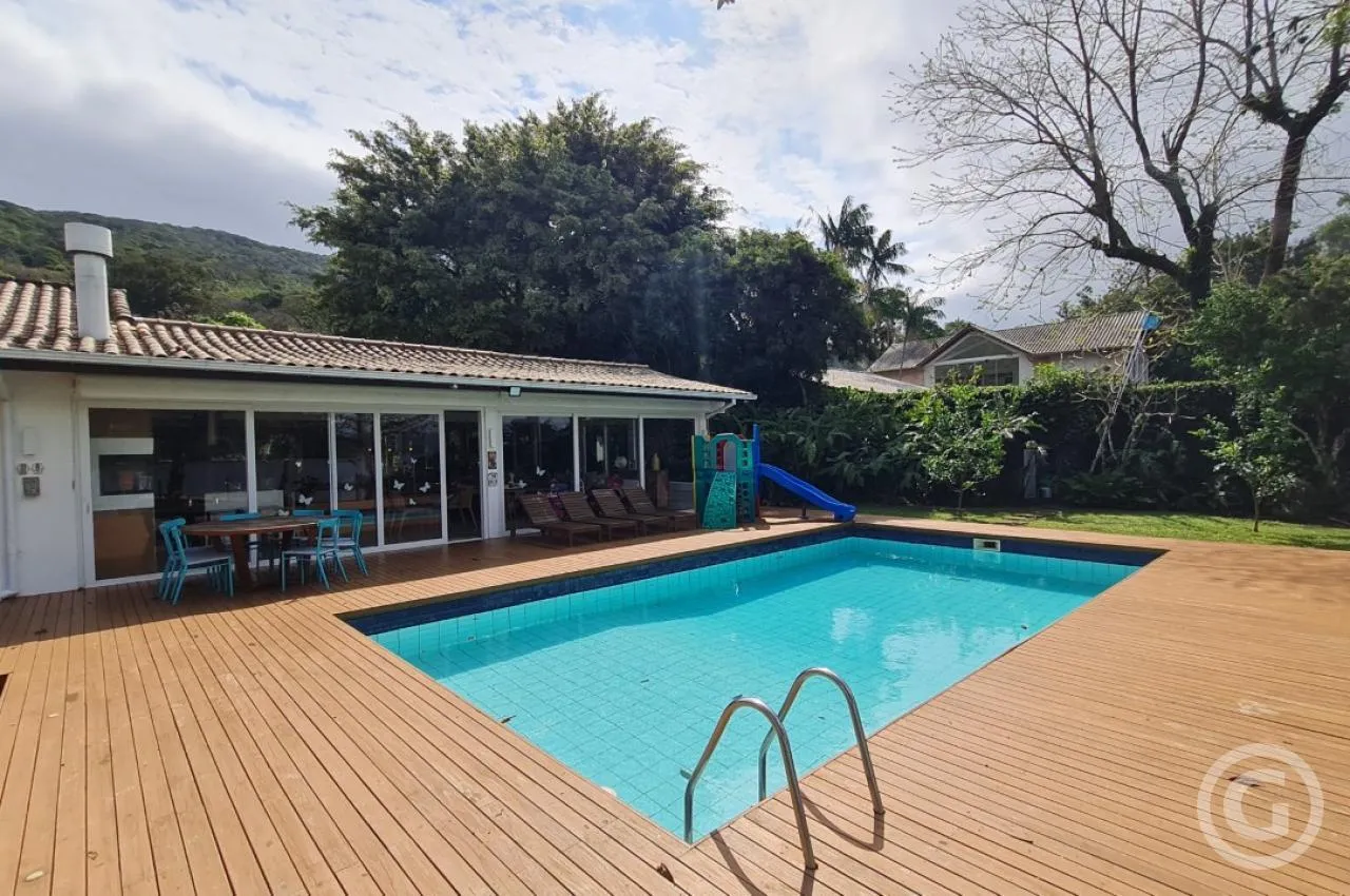 Casa com 550 m² e 4 quartos com cozinha integrada — photo 11