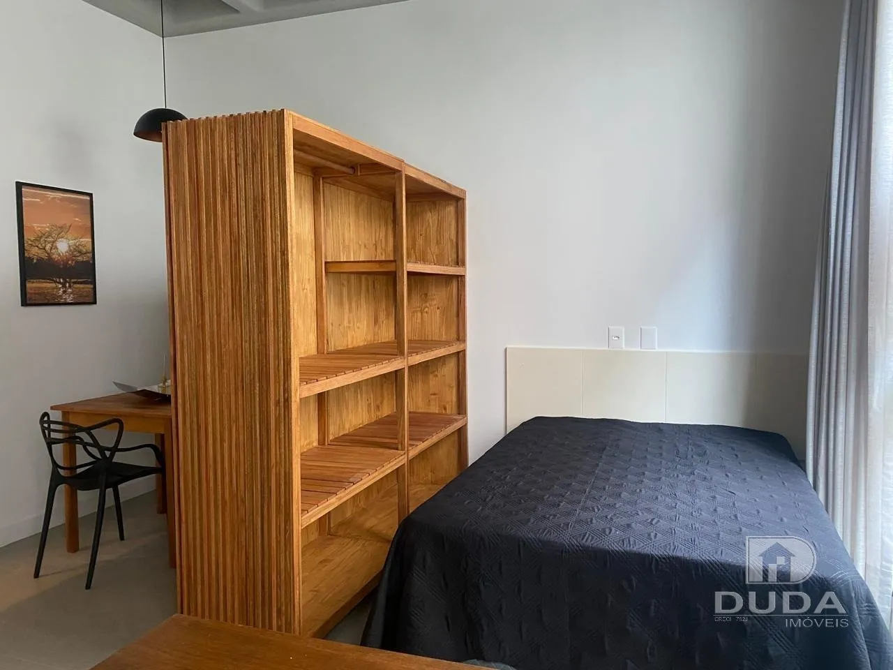 Furnished 1-bedroom apartment with open-plan kitchen — photo 13
