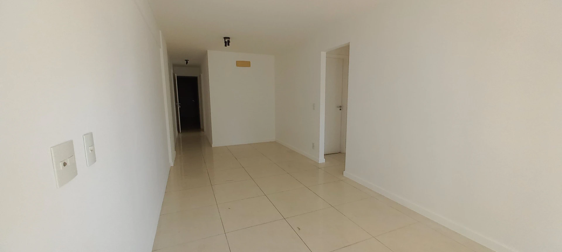 Apartment with 3 en-suites and 4 bathrooms — photo 7