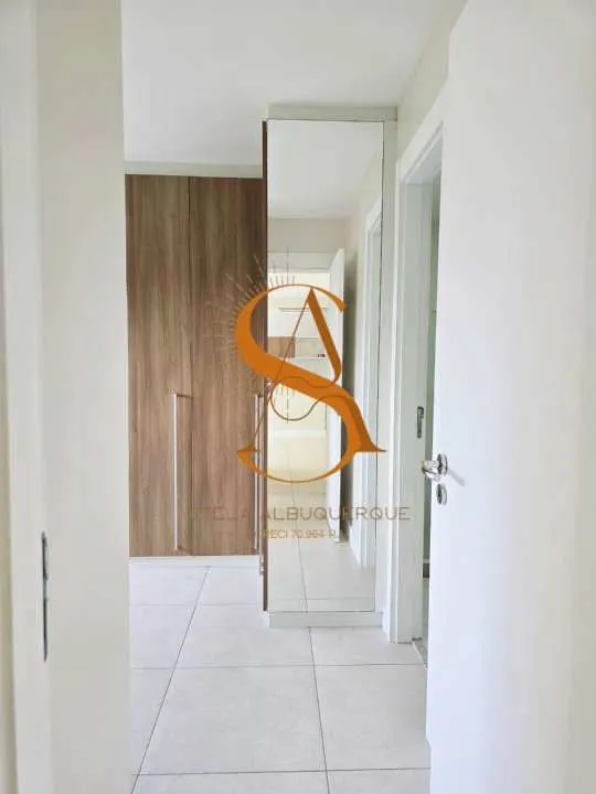 2-bedroom 2-bath apartment with open-plan kitchen — photo 7