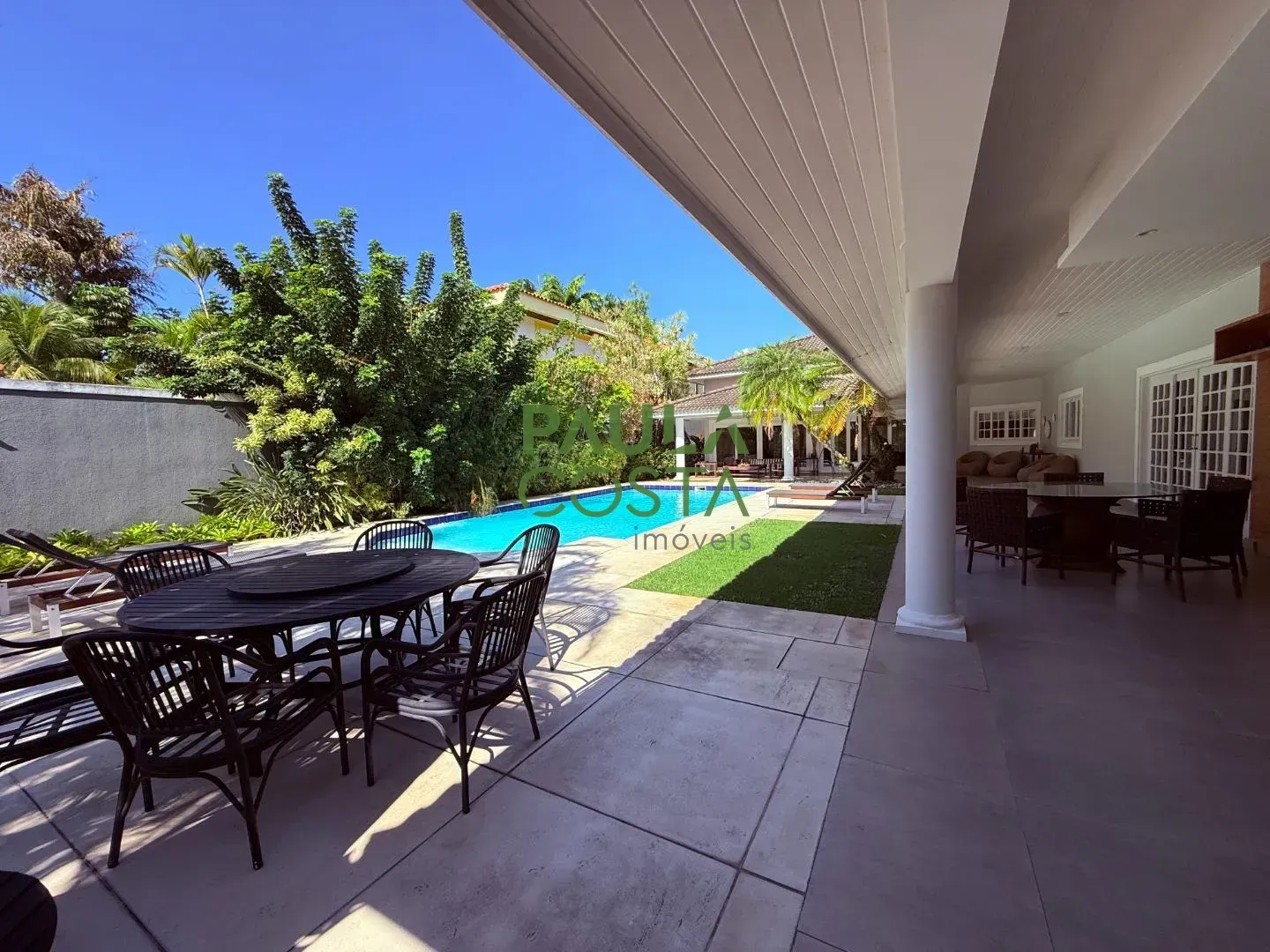 Casa mobiliada com 5 quartos e 5 vagas, 984 m² — photo 2