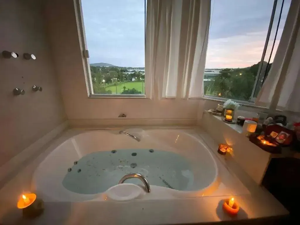 Furnished house with 3 en-suite bedrooms and 4 baths — photo 5