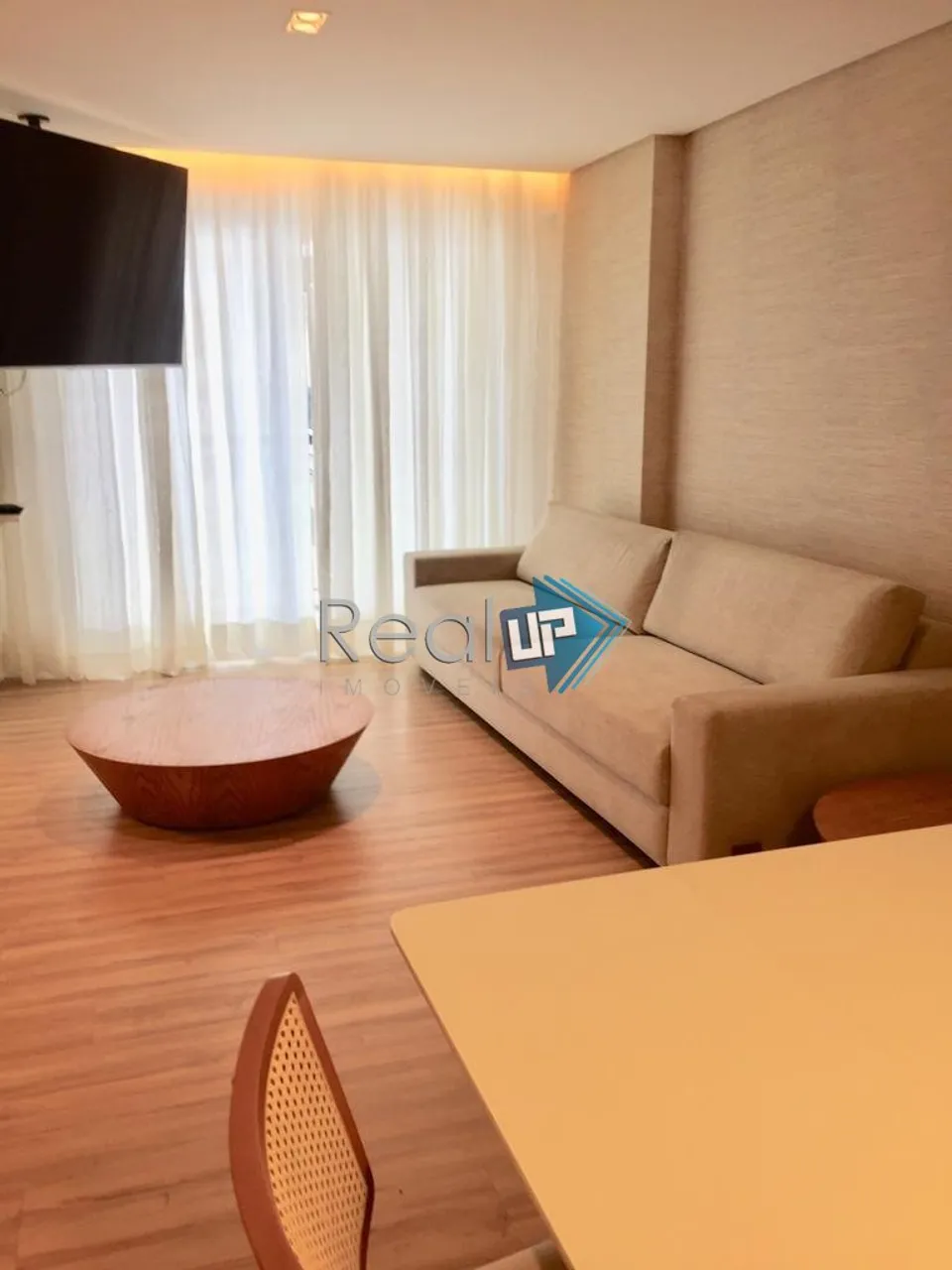 Furnished 2-bedroom apartment with balcony — photo 5
