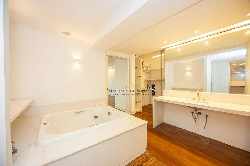 Casa para alugar com 4 dormitórios e 4 banheiros — photo 20