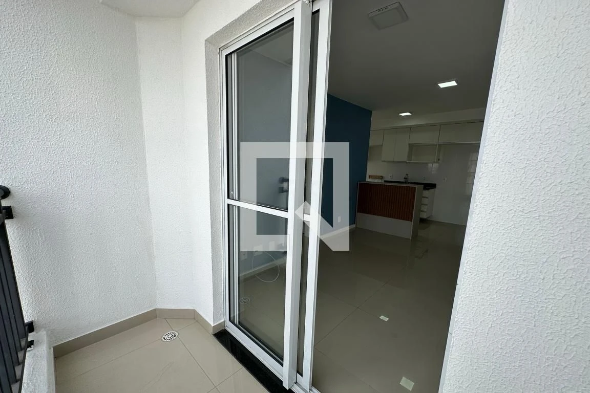 Furnished apartment, 50 m², with a glass-enclosed balcony — photo 20