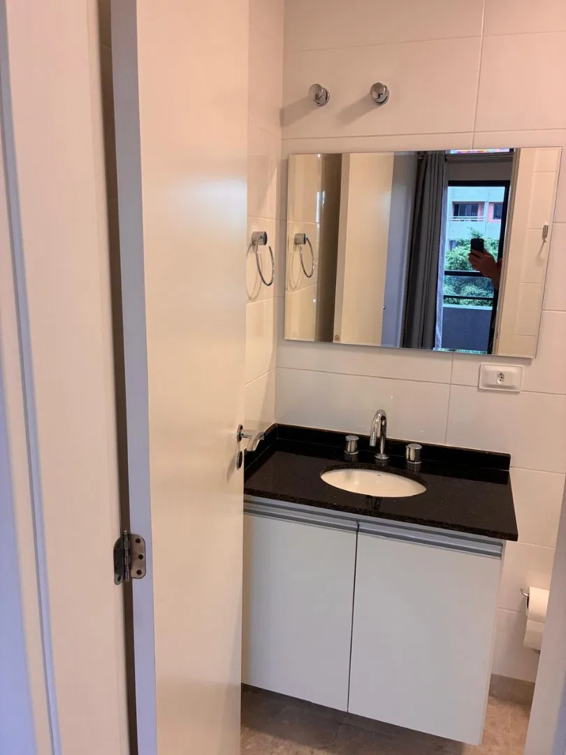 Departamento con piso de madera o laminado en Curitiba — photo 22
