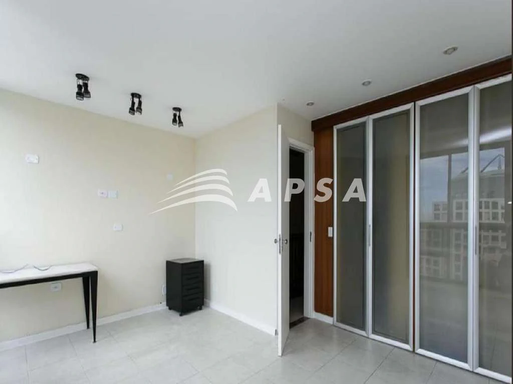 200 m² duplex with 3 en-suite bedrooms and 2 parking spots — photo 24