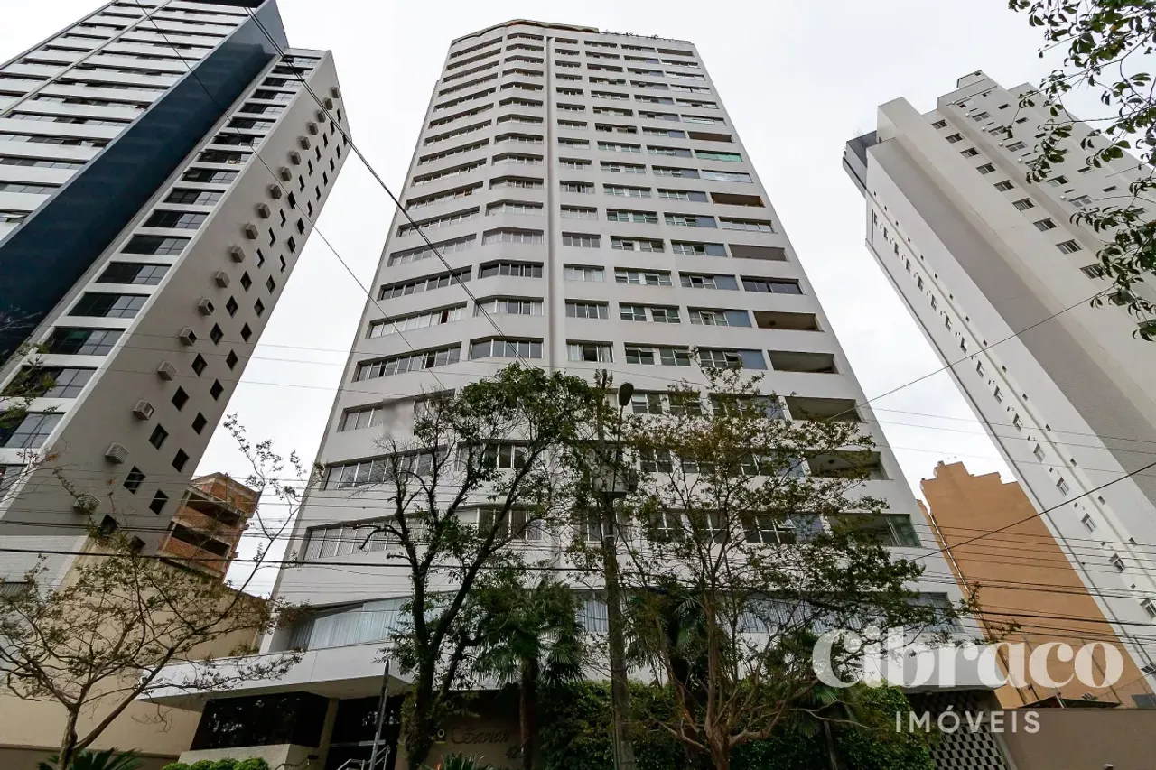 Apartamento sem mobília com 4 quartos e 371 m² — photo 2