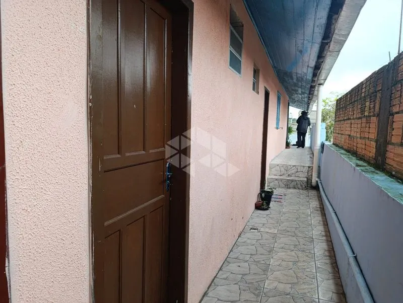 Furnished 30 m² studio with 1 bedroom and separate kitchen — photo 14