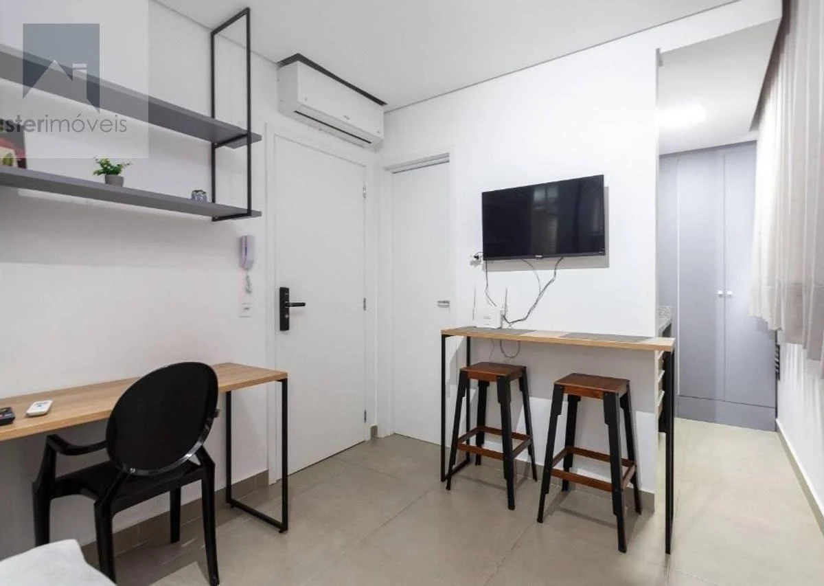 19 m² apartment with floor-to-ceiling windows and a dryer — photo 4