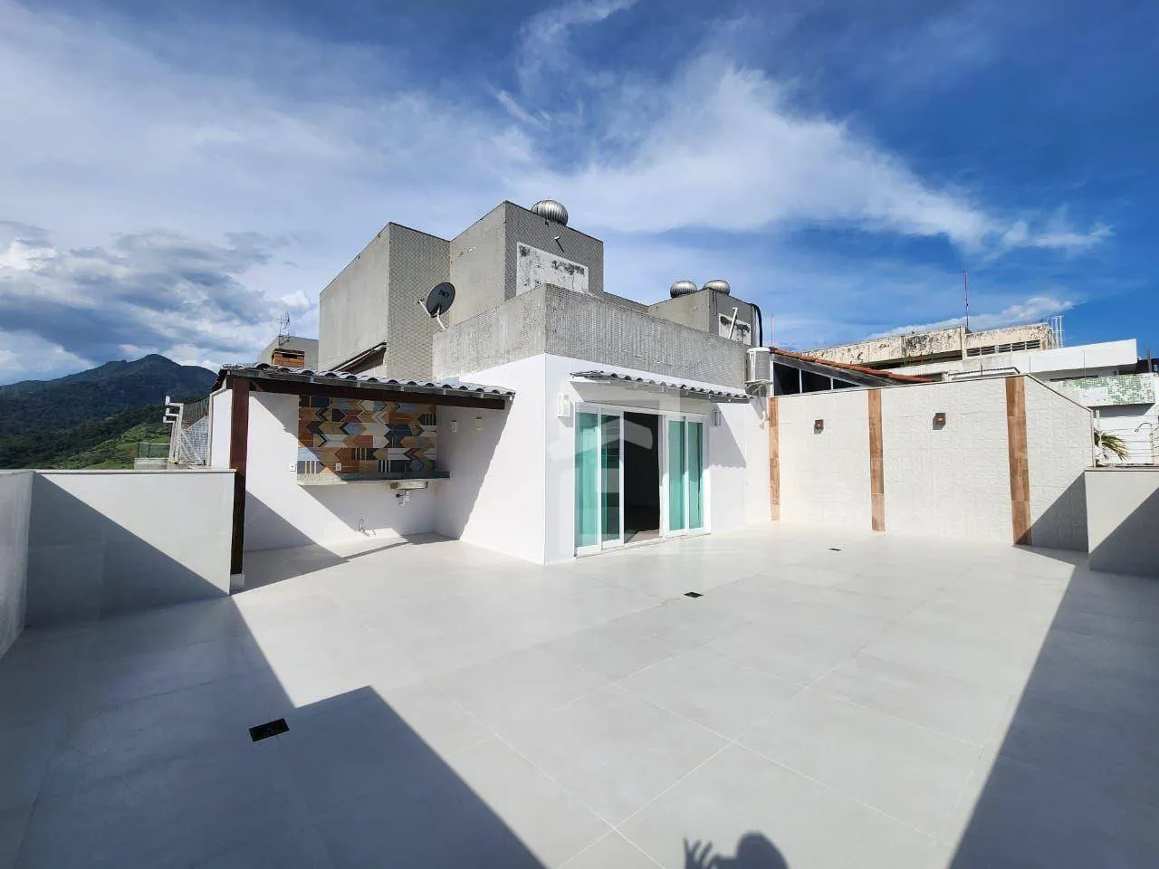 197 m² apartment on the 22nd floor with a private garden — photo 45