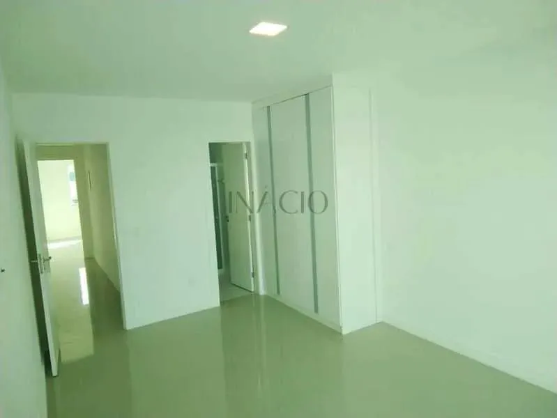 Casa com 4 quartos, 2 banheiros e cozinha separada — photo 12