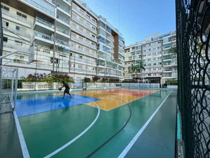 Balcony with a grill in a 3-bedroom apartment, 89 m² — photo 17