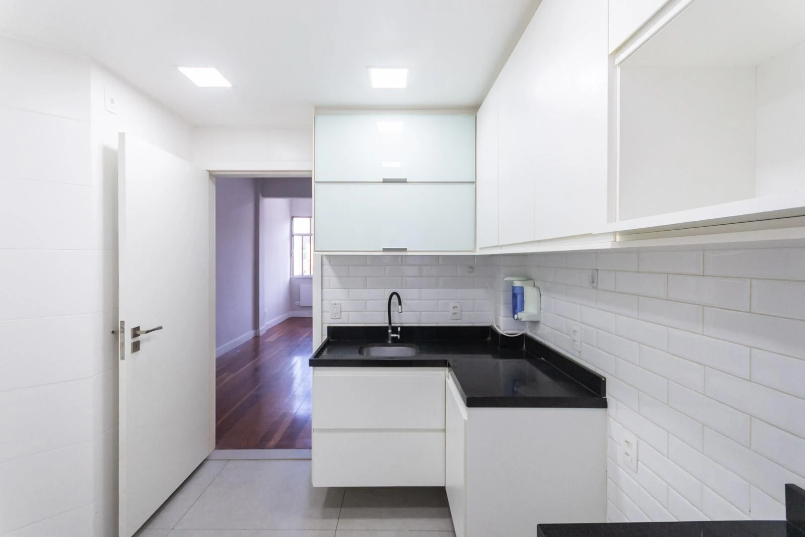 Wood or laminate floors in a 2-bedroom apartment, 64 m² — photo 2