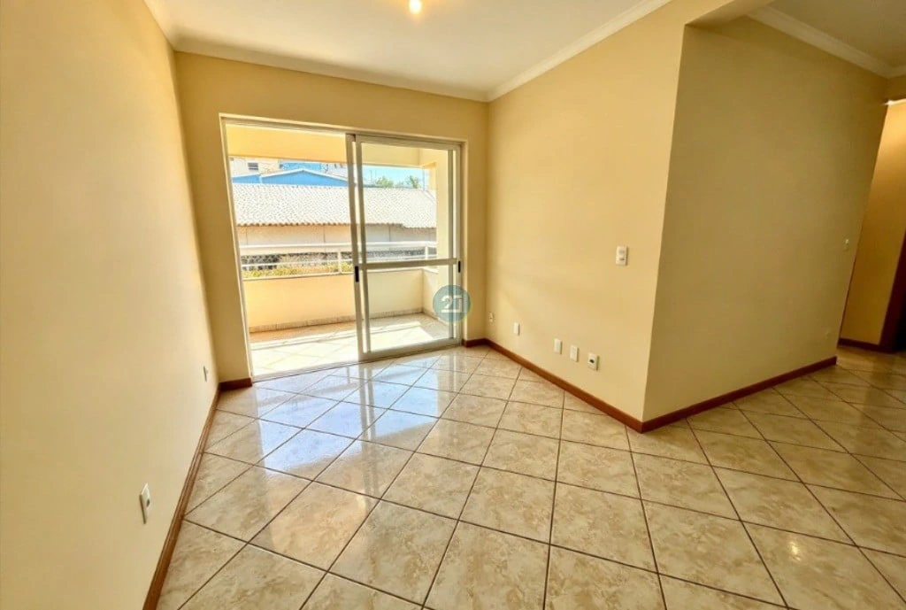3-bedroom apartment in a building with a pool — photo 14