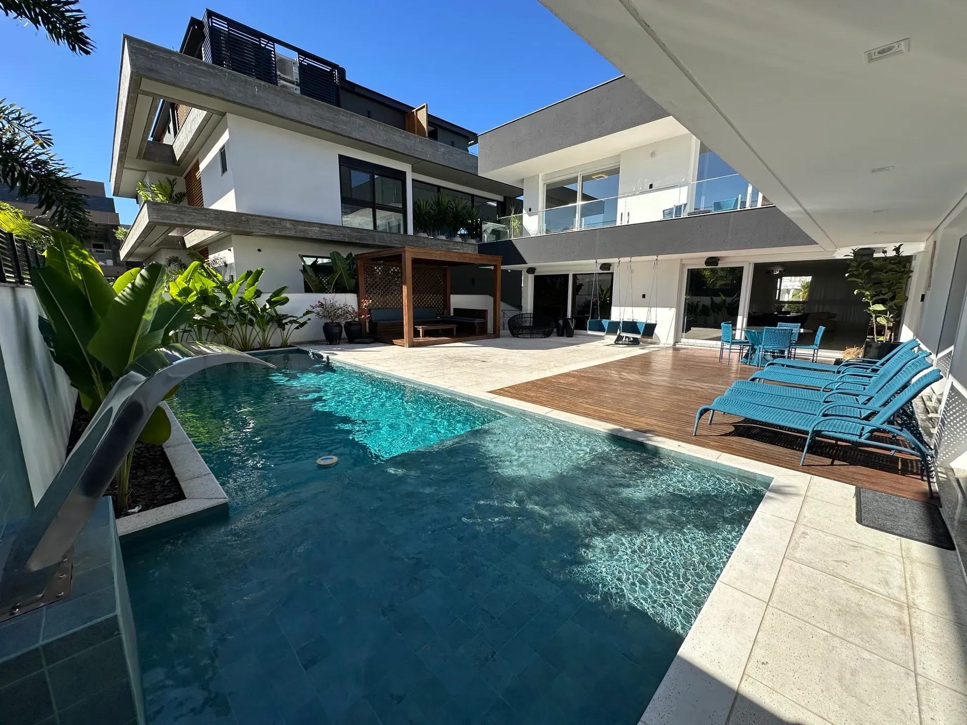 Casa mobiliada com 9 suítes e jacuzzi no prédio — photo 41