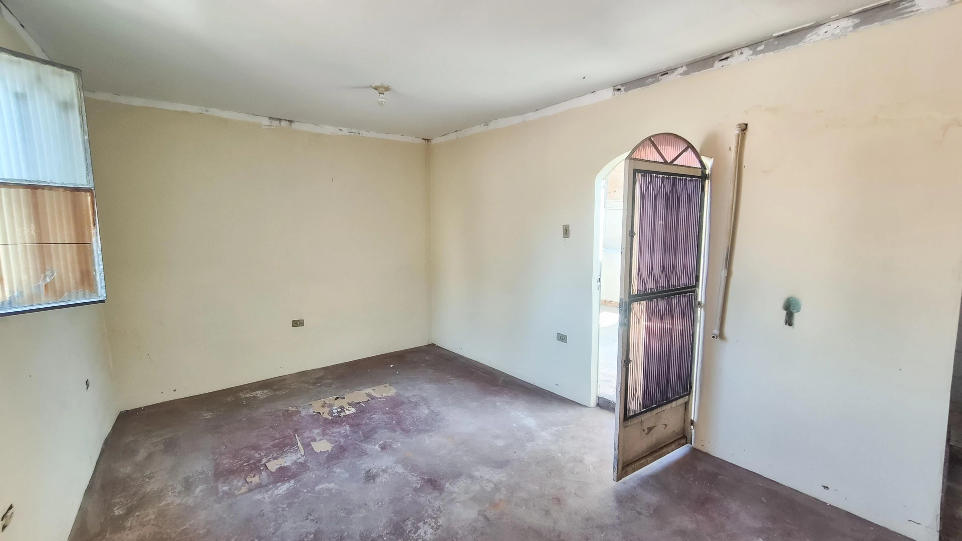 House with 2 bedrooms and a washing machine — photo 13