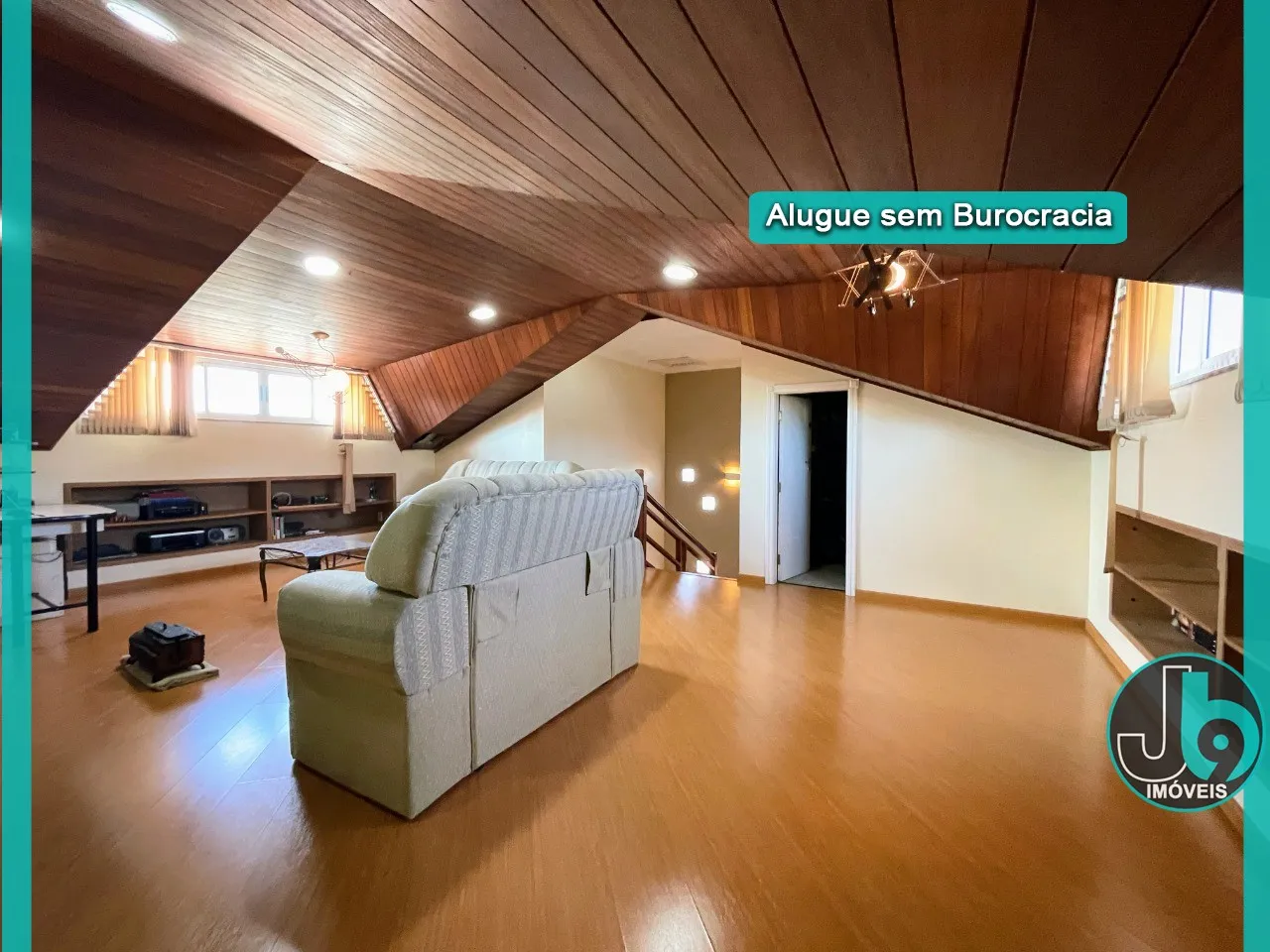 360 m² townhouse with 3 en-suite bedrooms and parking — photo 46