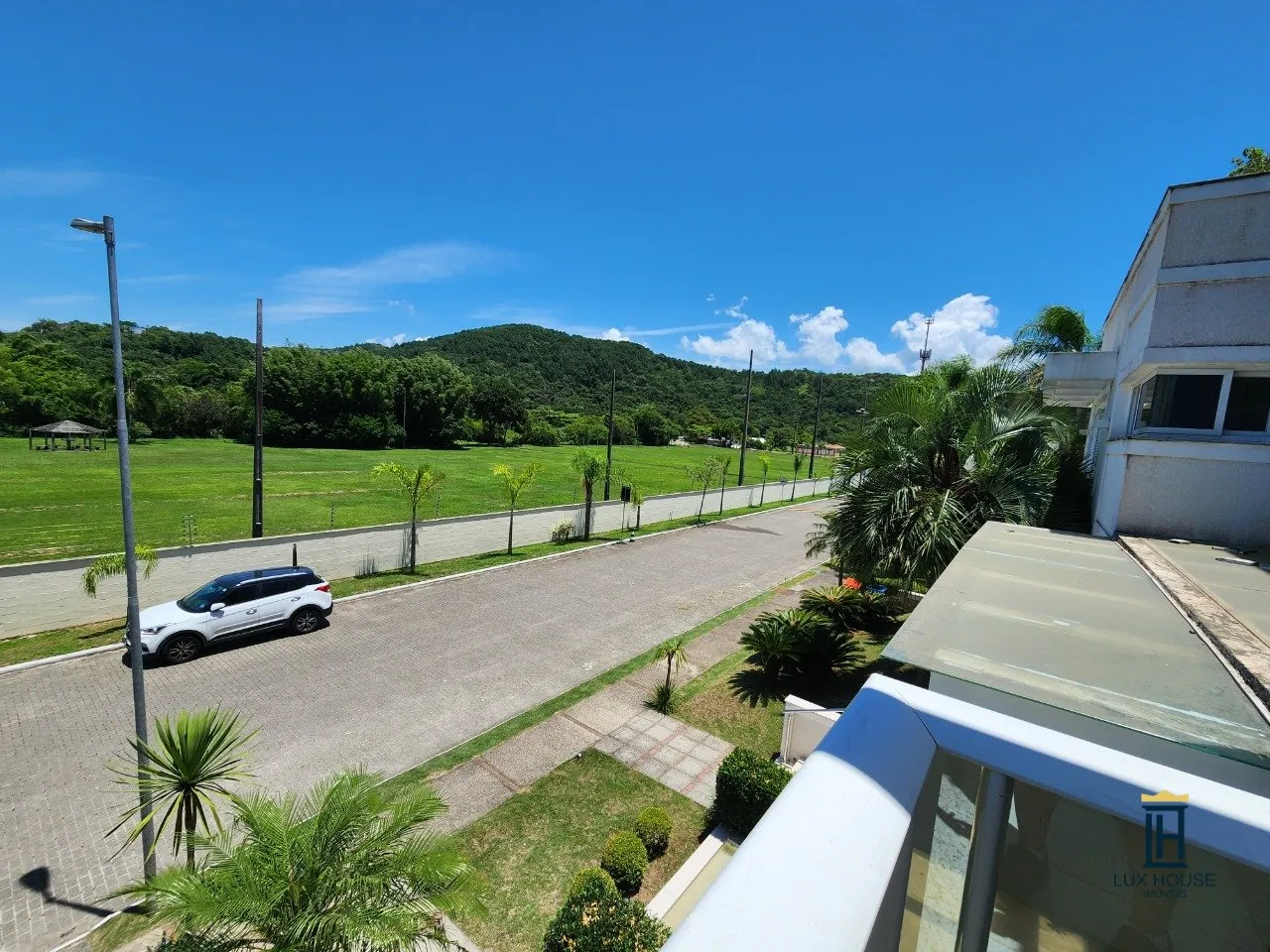 Furnished house with 7 en-suite bedrooms and 10 baths — photo 27